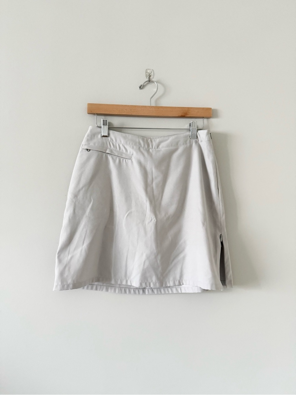 Patagonia Light Gray Performance Skirt with Side Zip Size 6